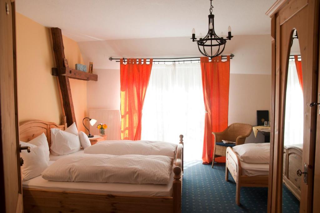 Hotel Schuberths Am Markt Buttenheim Quarto foto